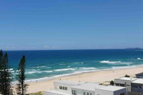 Periscope INCREDIBLE Beach Front views Rooftop Pool